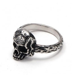 BAGUE ACIER TETE DE MORT NOIRCIE TAILLE 62
